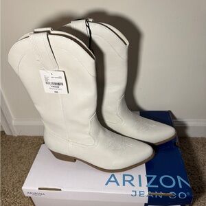 Women's Arizona Maybrook Block Heel Cowboy Boots - Cream 9